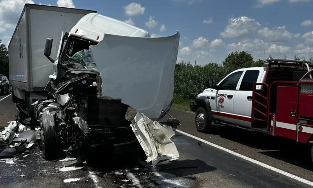 Best trucking accident attorney Texas helping an injured truck accident victim pursue maximum compensation after a serious commercial trucking collision.